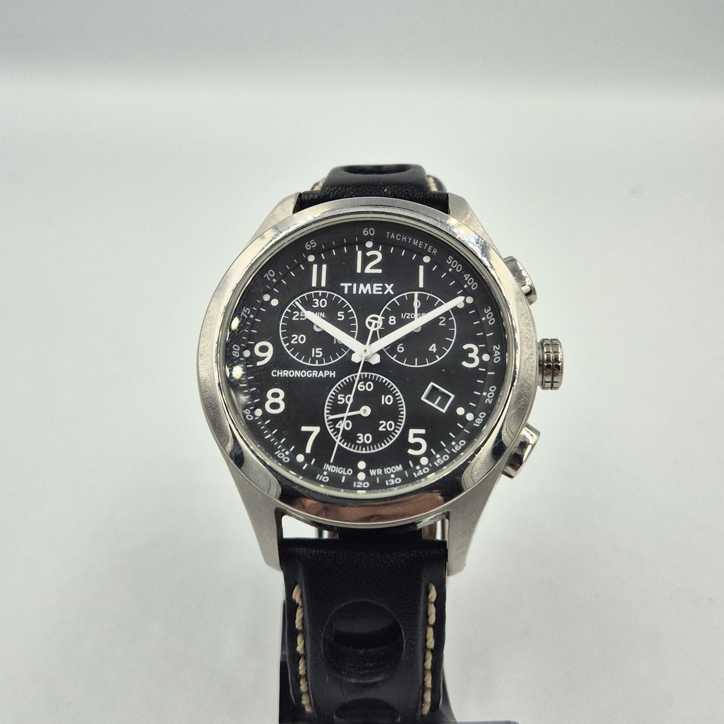 Timex Chronograph Indiglo WR100 – Robuste Präzision und Stil