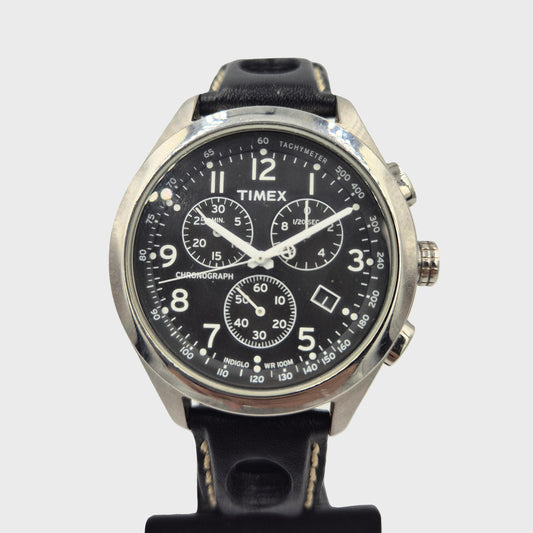 Timex Chronograph Indiglo WR100 – Robuste Präzision und Stil