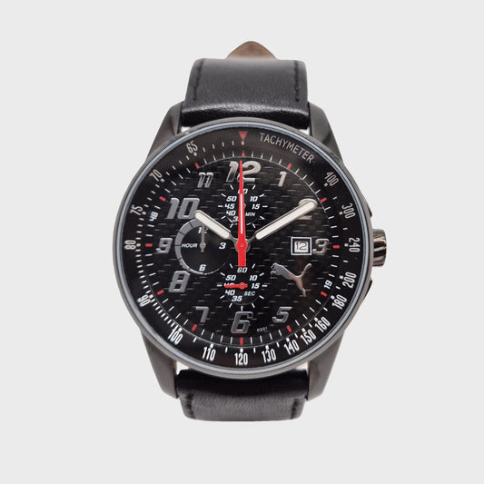 Puma Chronograph Tachymeter – Sportlicher Stil mit Carbon-Optik