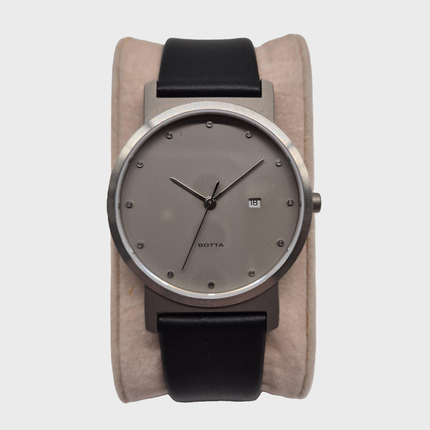 Botta Tres 24 – Elegante Minimalismus und deutsche Präzision