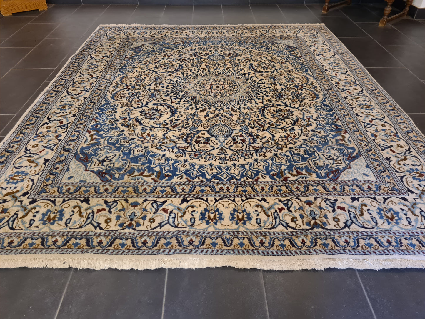 Perserteppich Orientteppich Handgeknüpfter Teppich Nain Palastteppich 242x205cm