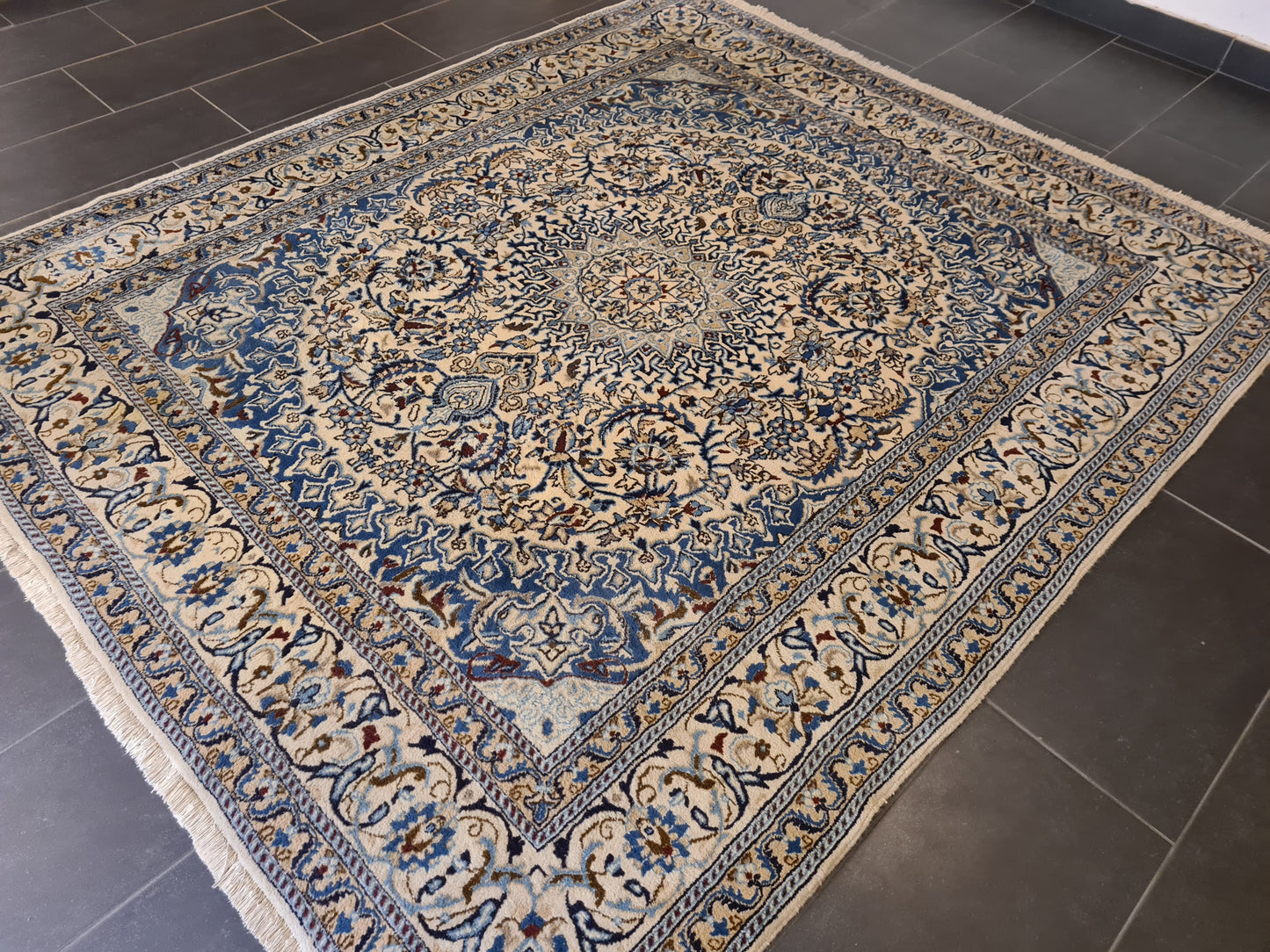 Perserteppich Orientteppich Handgeknüpfter Teppich Nain Palastteppich 242x205cm