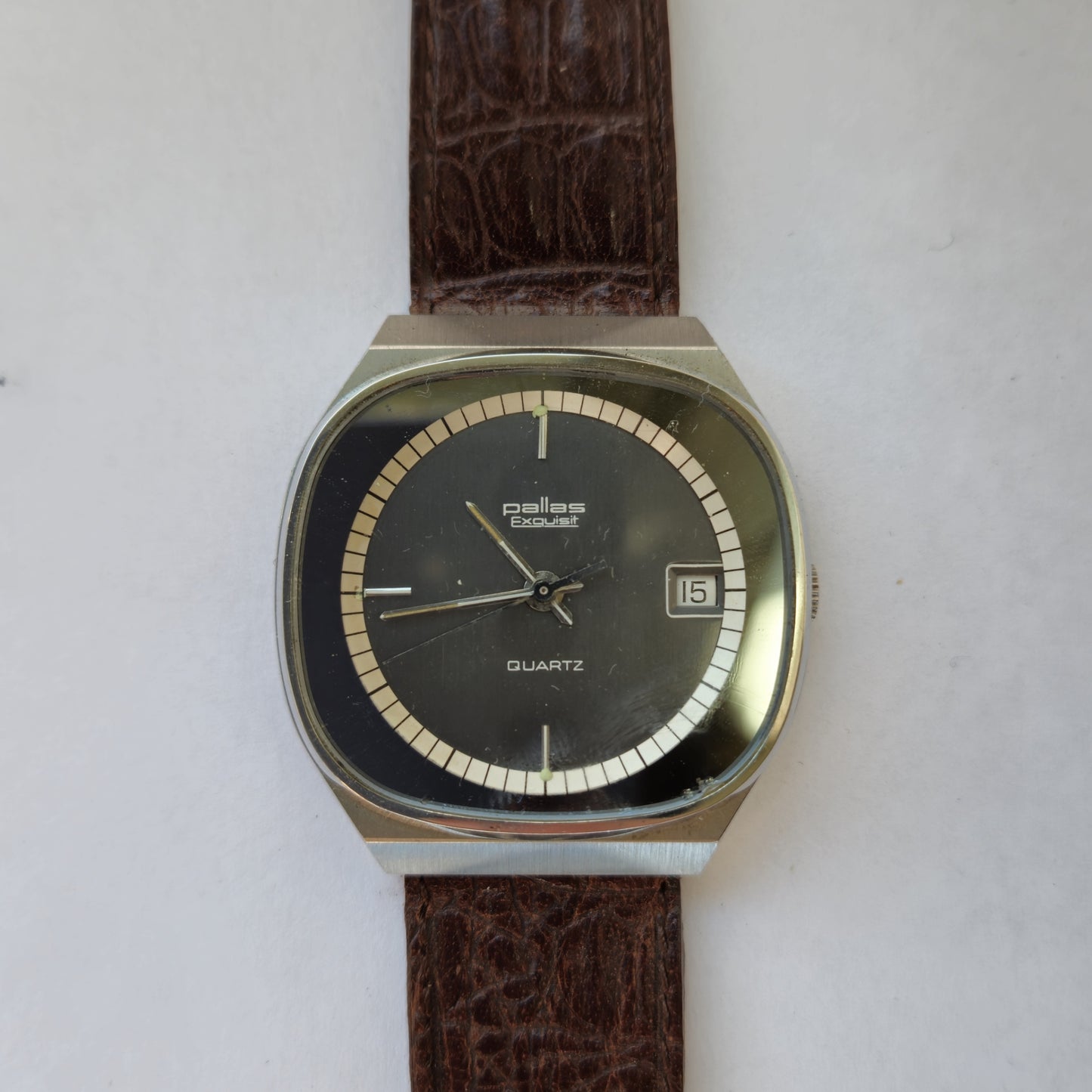 Pallas Exquisit – Klassische Eleganz mit Datumsanzeige