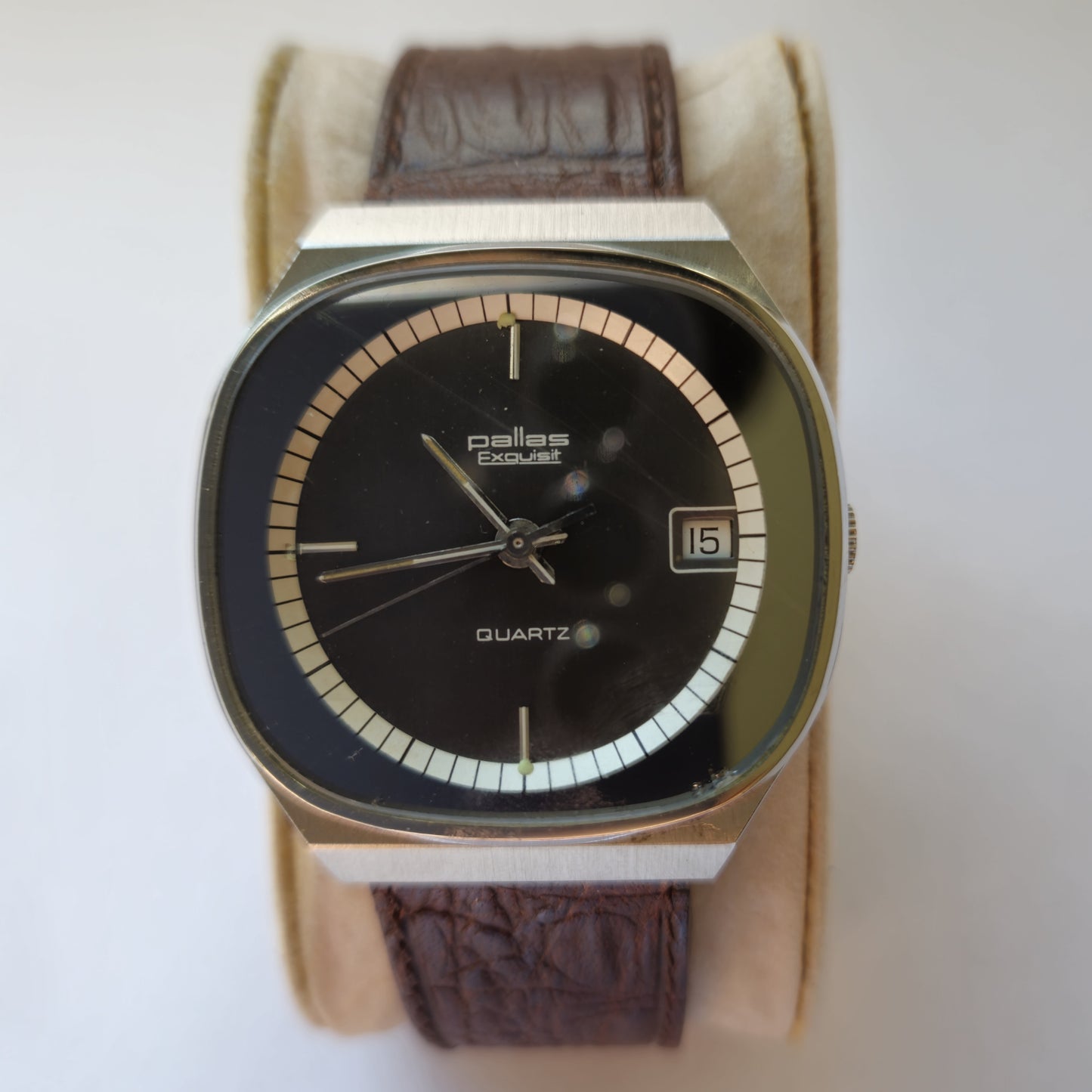 Pallas Exquisit – Klassische Eleganz mit Datumsanzeige