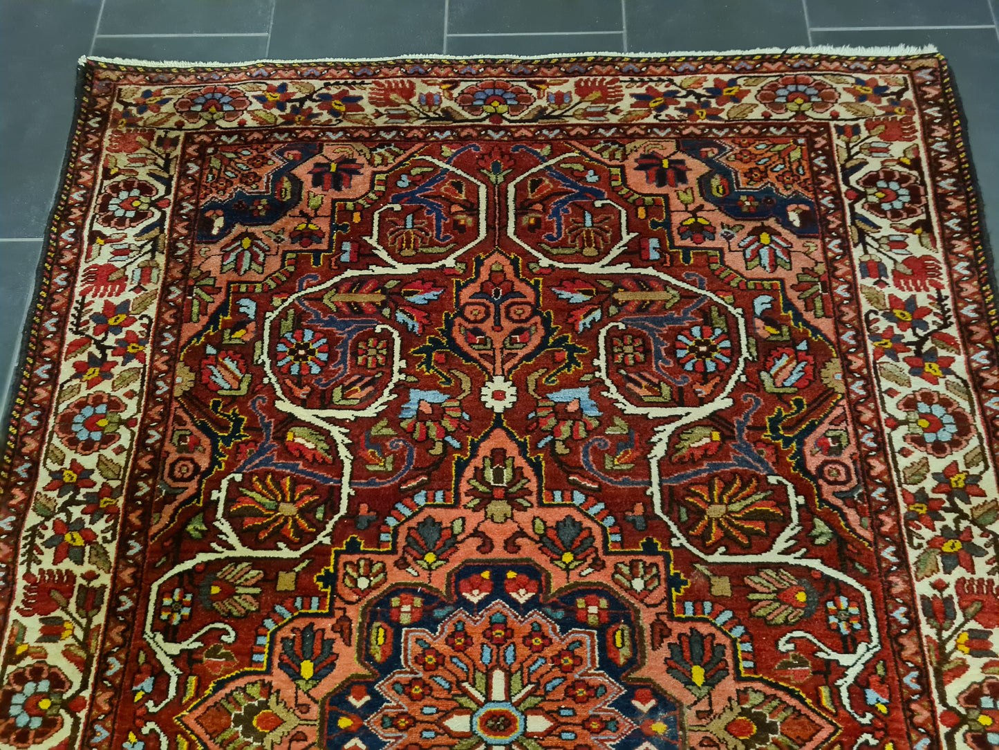 Orientteppich Handgeknüpfter Teppich Bachtiar Sammlerstück 199x139cm