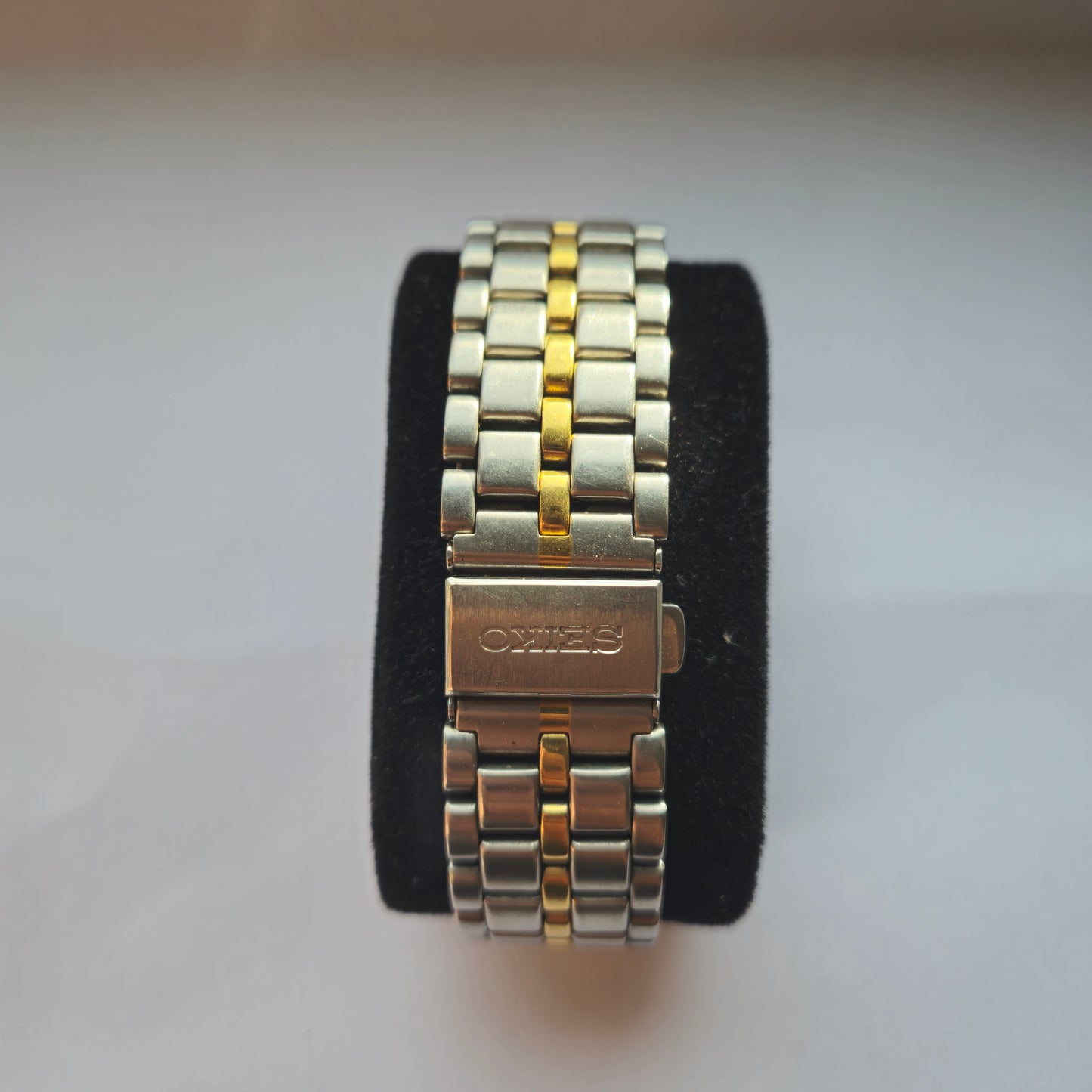 Seiko Herrenarmbanduhr mit Edelstahl-Gold-Look