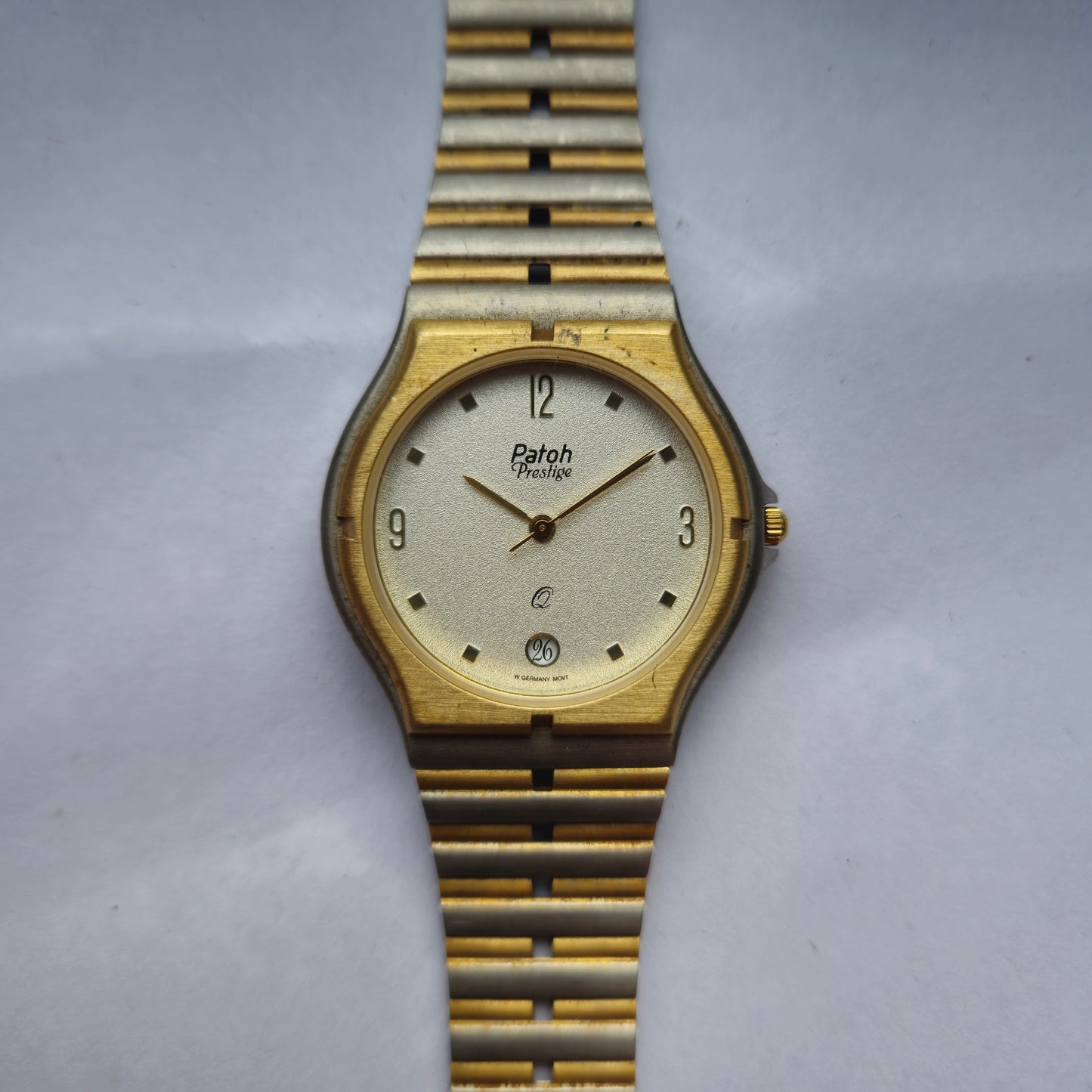 Exklusive Patoh Prestige Herrenarmbanduhr – Zeitloses Design in Goldoptik