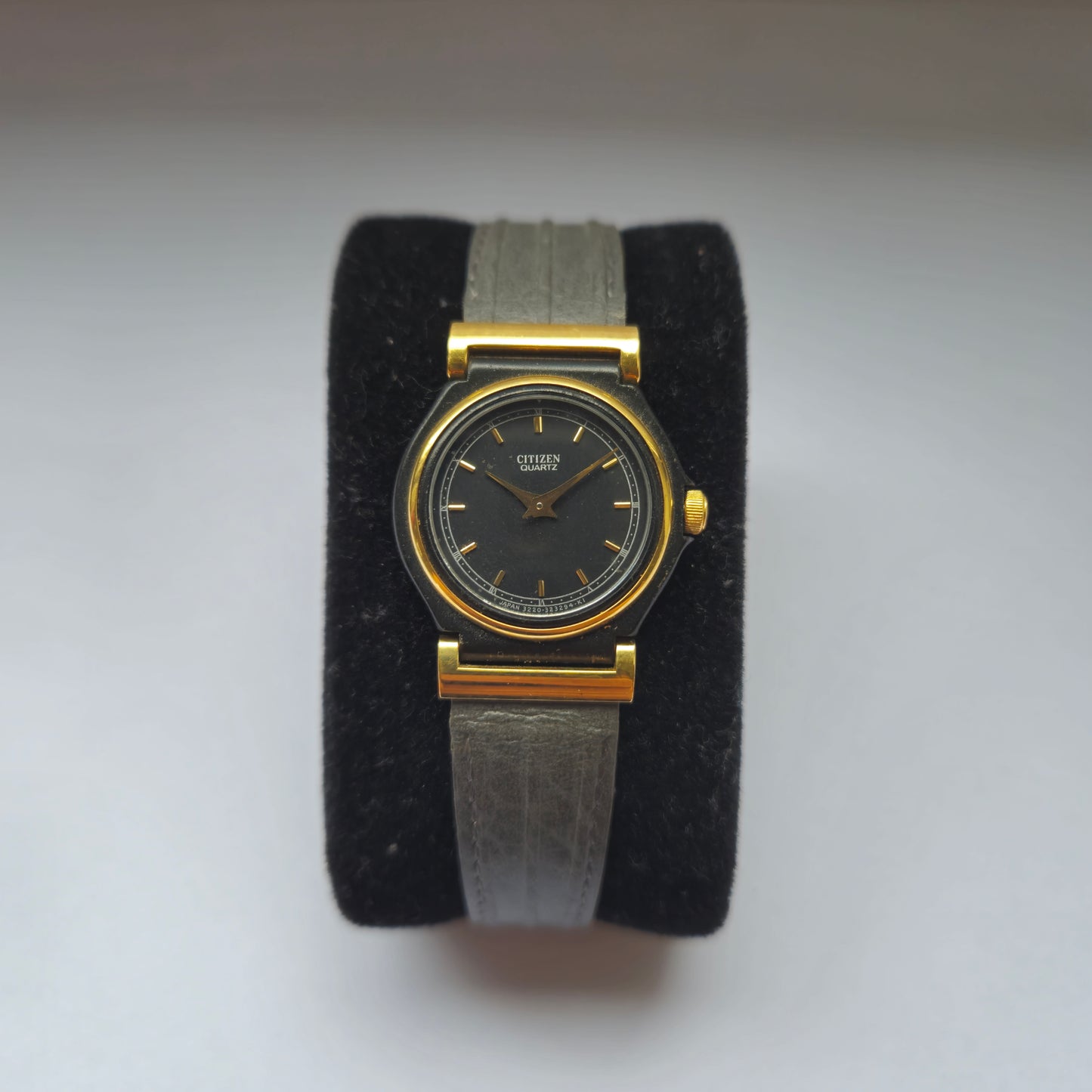 Citizen Quartz Herrenuhr – Klassisches Design mit Goldenem Touch