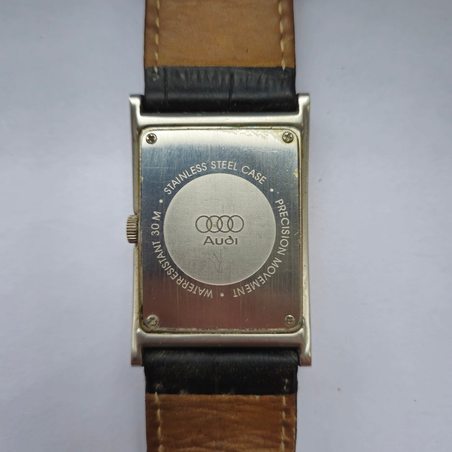 Audi Edelstahl-Herrenuhr – Moderne Eleganz und Präzision