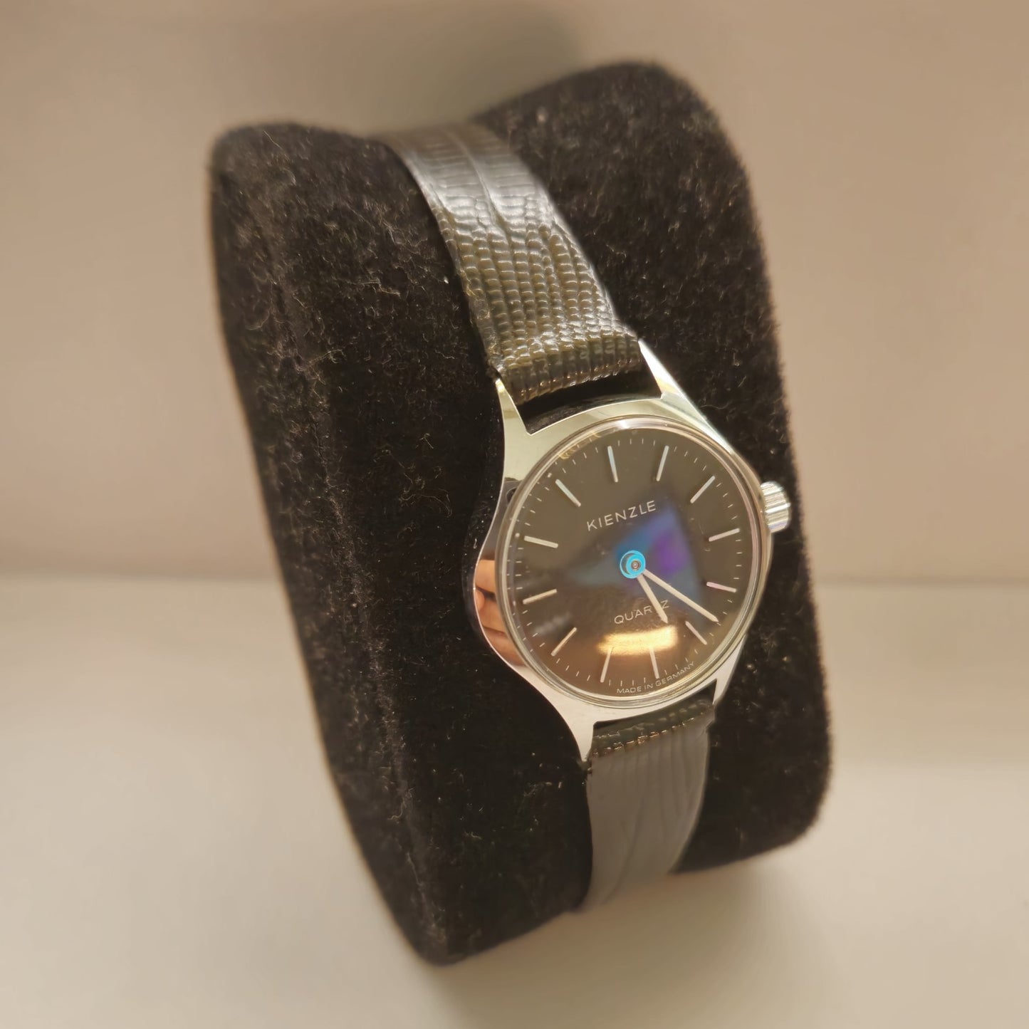 Kienzle Armbanduhr – Klassische Quarzuhr mit minimalistischem Design