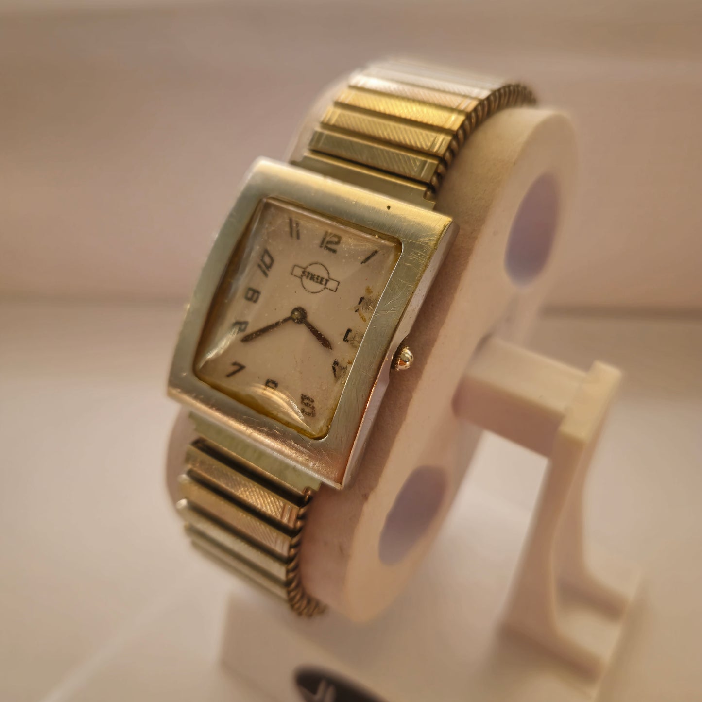 Street Herrenarmbanduhr – Klassisches Design in rechteckiger Form