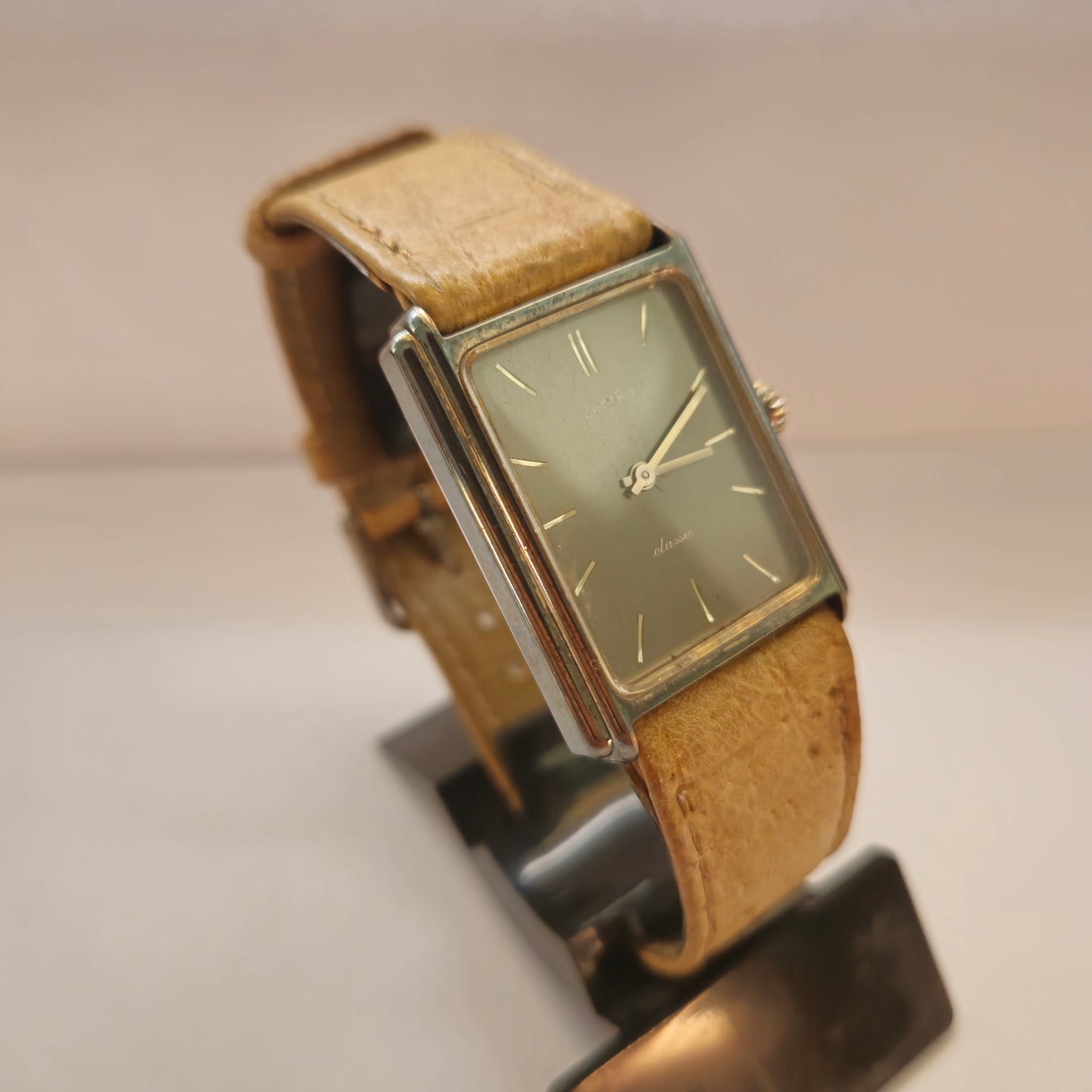 Zentra Classic Herrenarmbanduhr – Elegantes Vintage-Design in rechteckiger Form