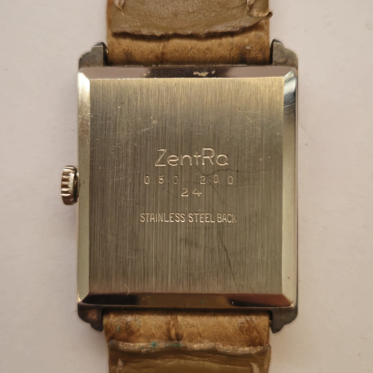 Zentra Classic Herrenarmbanduhr – Elegantes Vintage-Design in rechteckiger Form