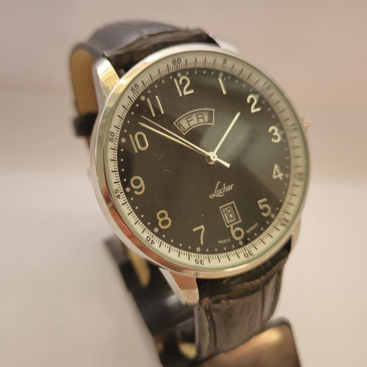 Lacher Herrenuhr mit Tag- und Datumsanzeige