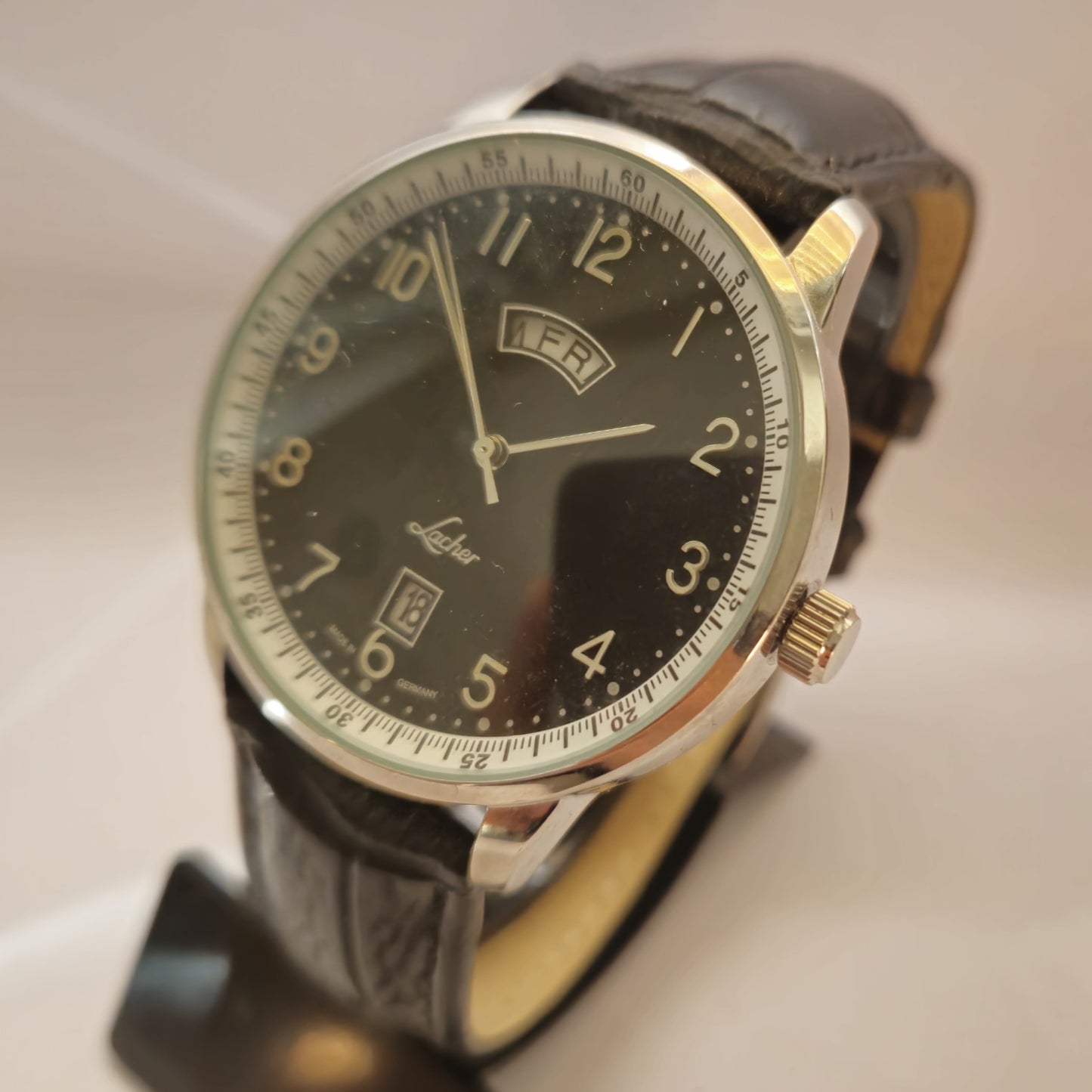 Lacher Herrenuhr mit Tag- und Datumsanzeige