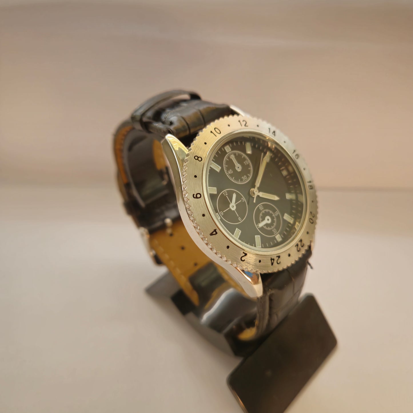 Unbranded Chronograph Armbanduhr – Stilvolle Vielseitigkeit