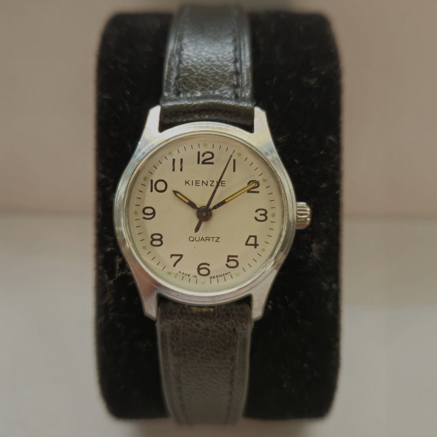 Kienzle Quartz Damenarmbanduhr - Klassischer Look