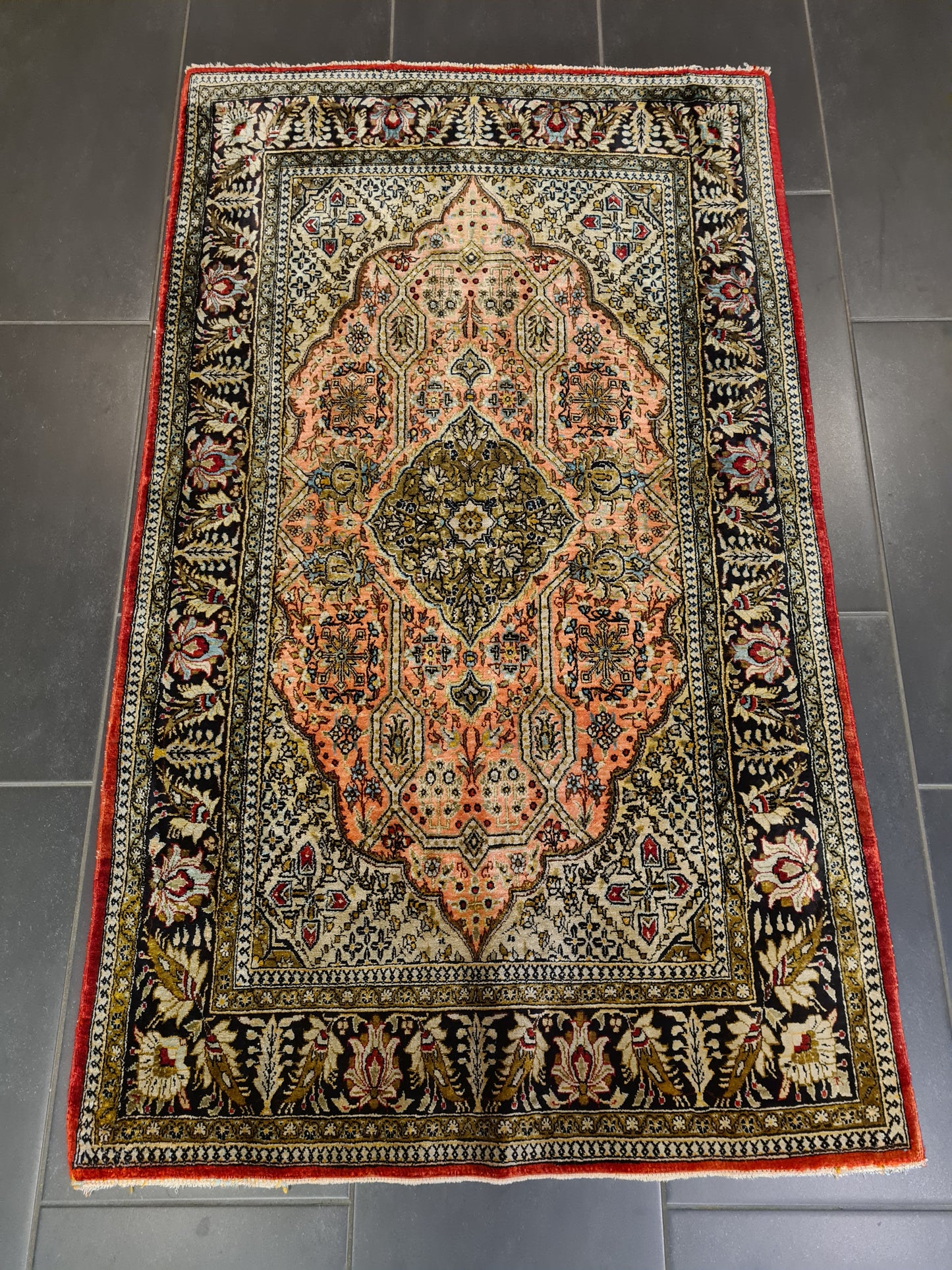 Perserteppich Seidenteppich Orientteppich Handgeknüpfter Teppich Ghoum 142x84cm