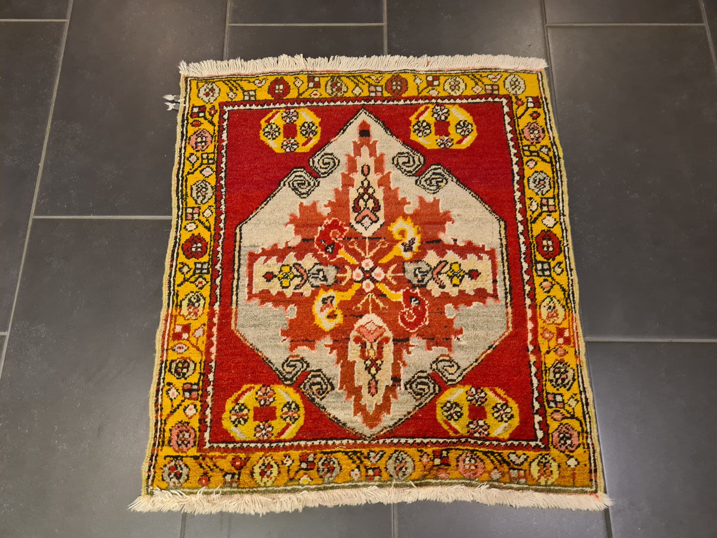 Perserteppich Orientteppich Handgeknüpfter Teppich Anatol Yürük antik 76x67cm