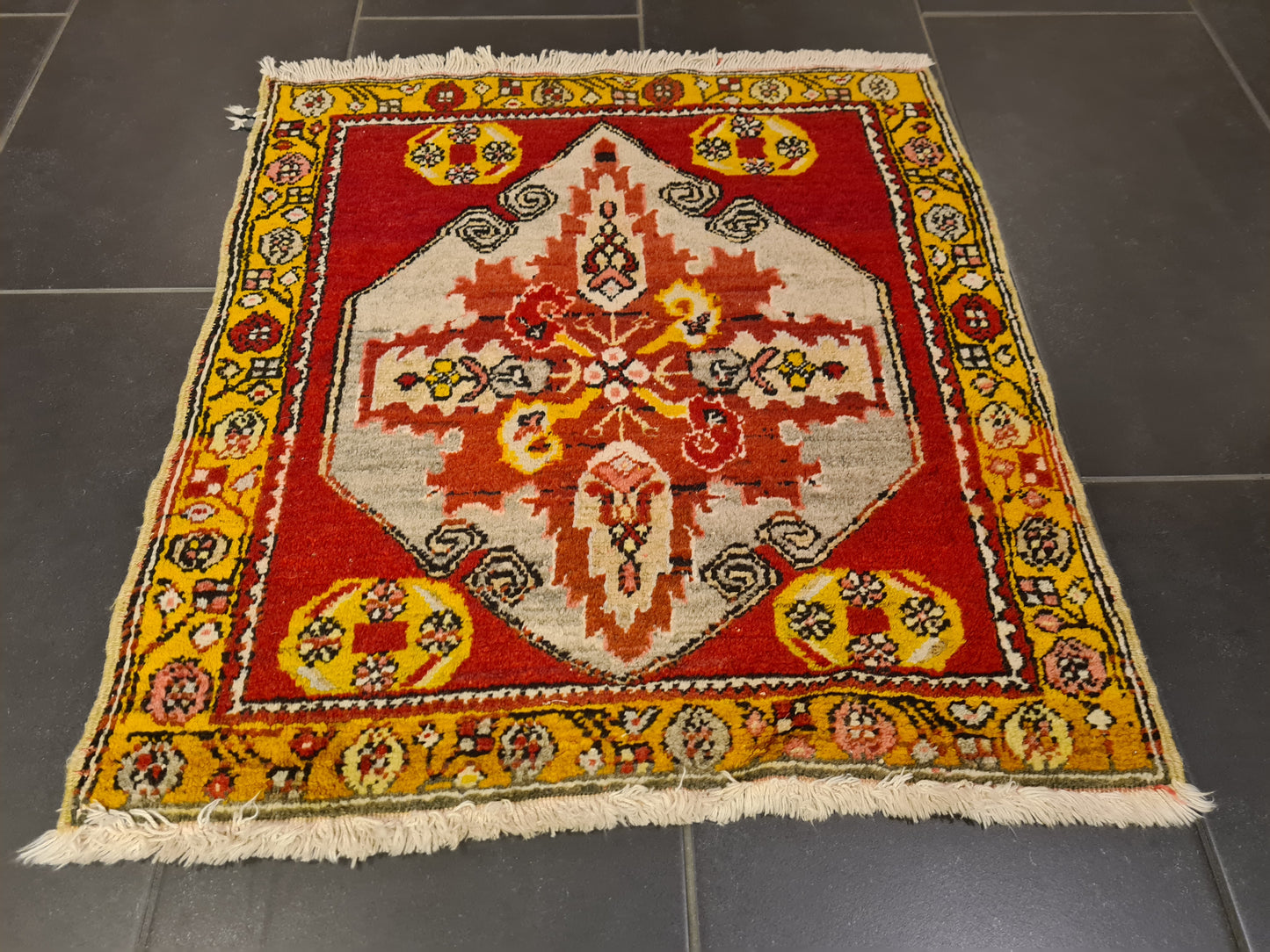 Perserteppich Orientteppich Handgeknüpfter Teppich Anatol Yürük antik 76x67cm