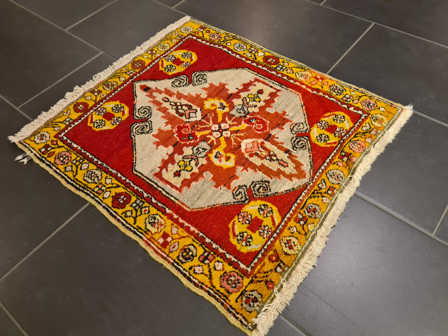 Perserteppich Orientteppich Handgeknüpfter Teppich Anatol Yürük antik 76x67cm