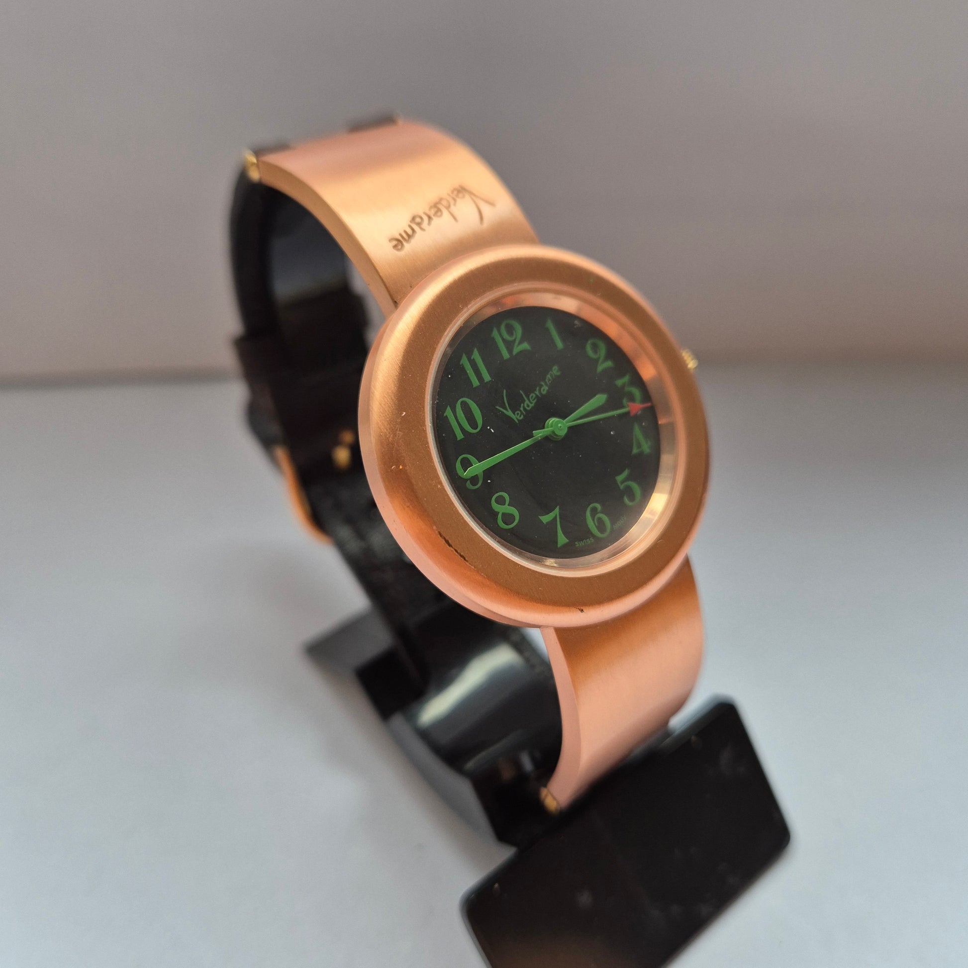 Extravagante Verderame Damenarmbanduhr – Stilvolles Kupferdesign