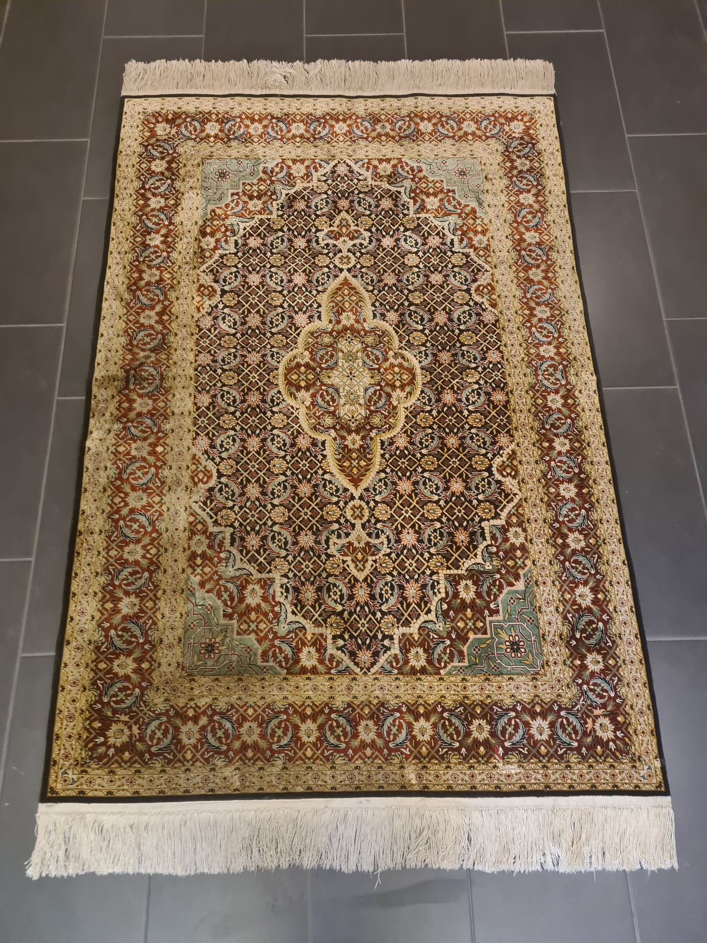 Perserteppich Orientteppich Handgeknüpfter Seidenteppich China Isfahan 190x125cm