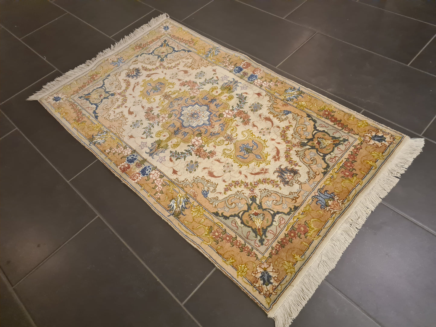 Orientteppich Perserteppich Seidenteppich Handgeknüpfter 50 Raj Täbris 130x75cm