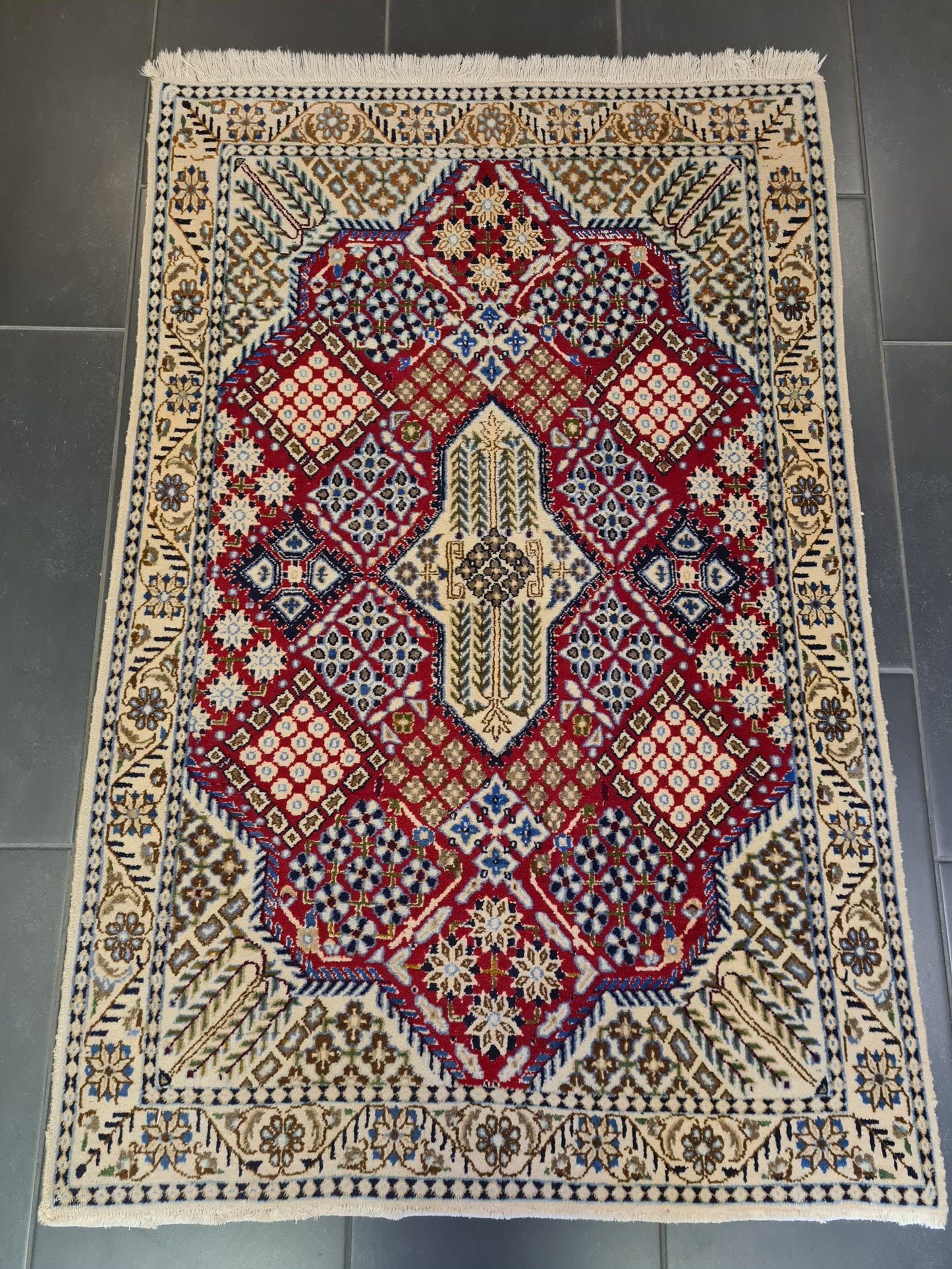 Perserteppich Orientteppich Handgeknüpfter Teppich Nain fein 133x86cm