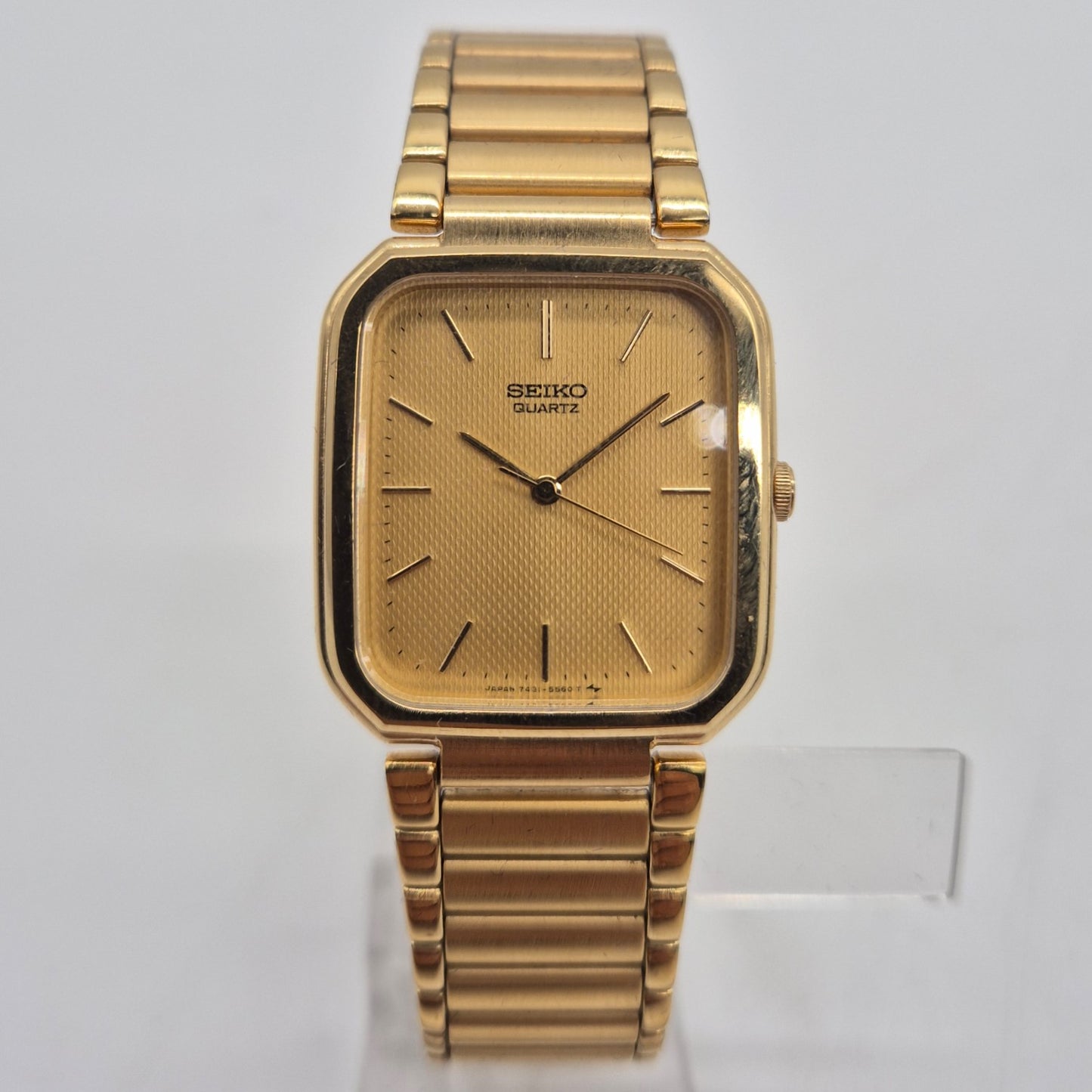 Elegante Seiko Herrenarmbanduhr – Zeitlose Präzision in Gold