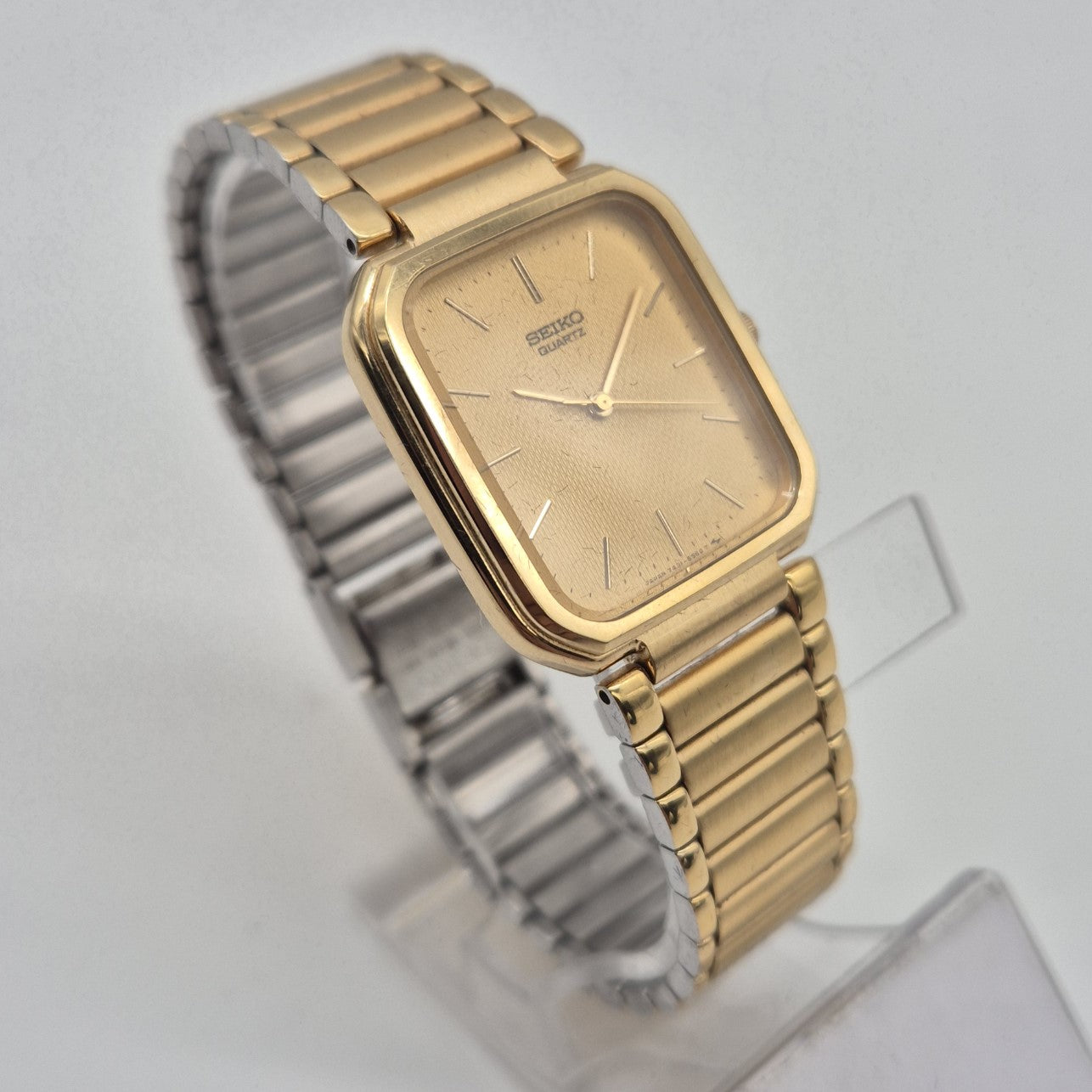 Elegante Seiko Herrenarmbanduhr – Zeitlose Präzision in Gold