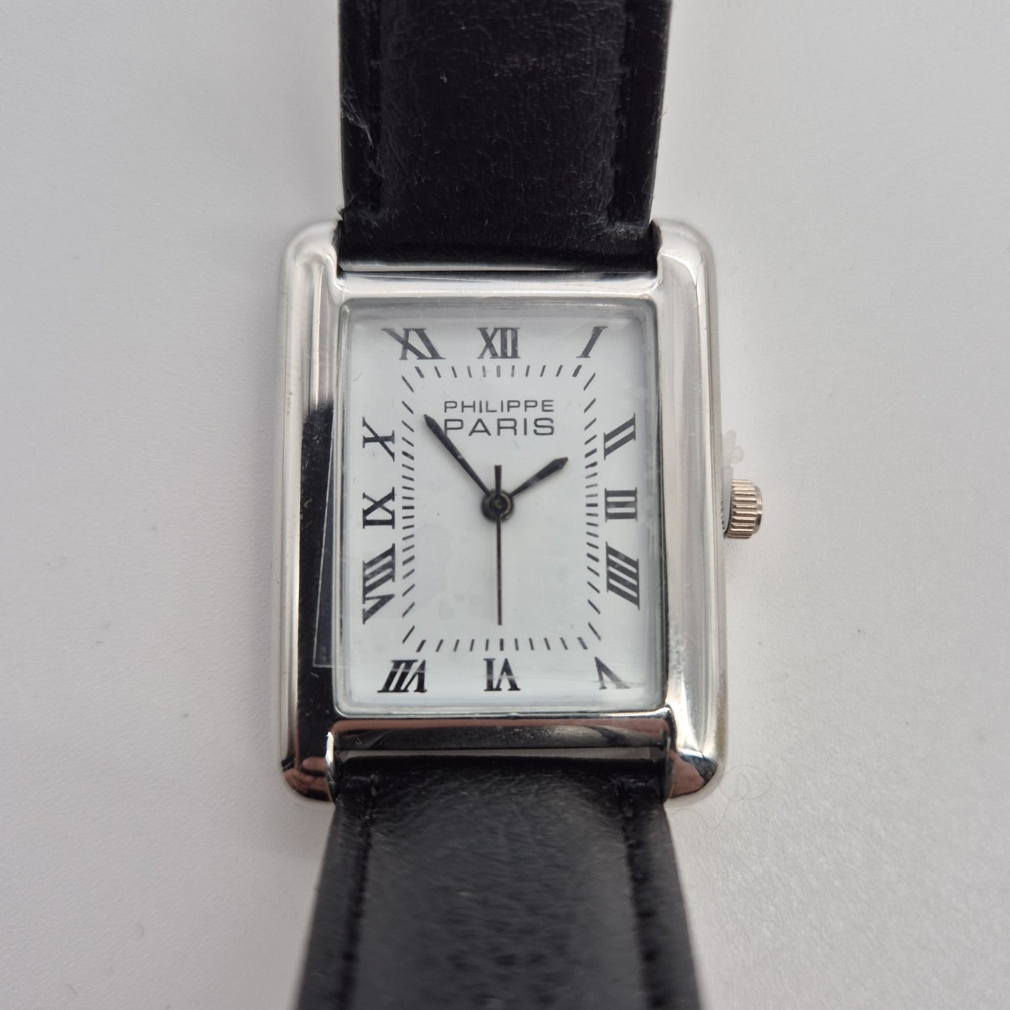 Stilvolle Philippe Paris Damenarmbanduhr – Zeitloses Design in Silber