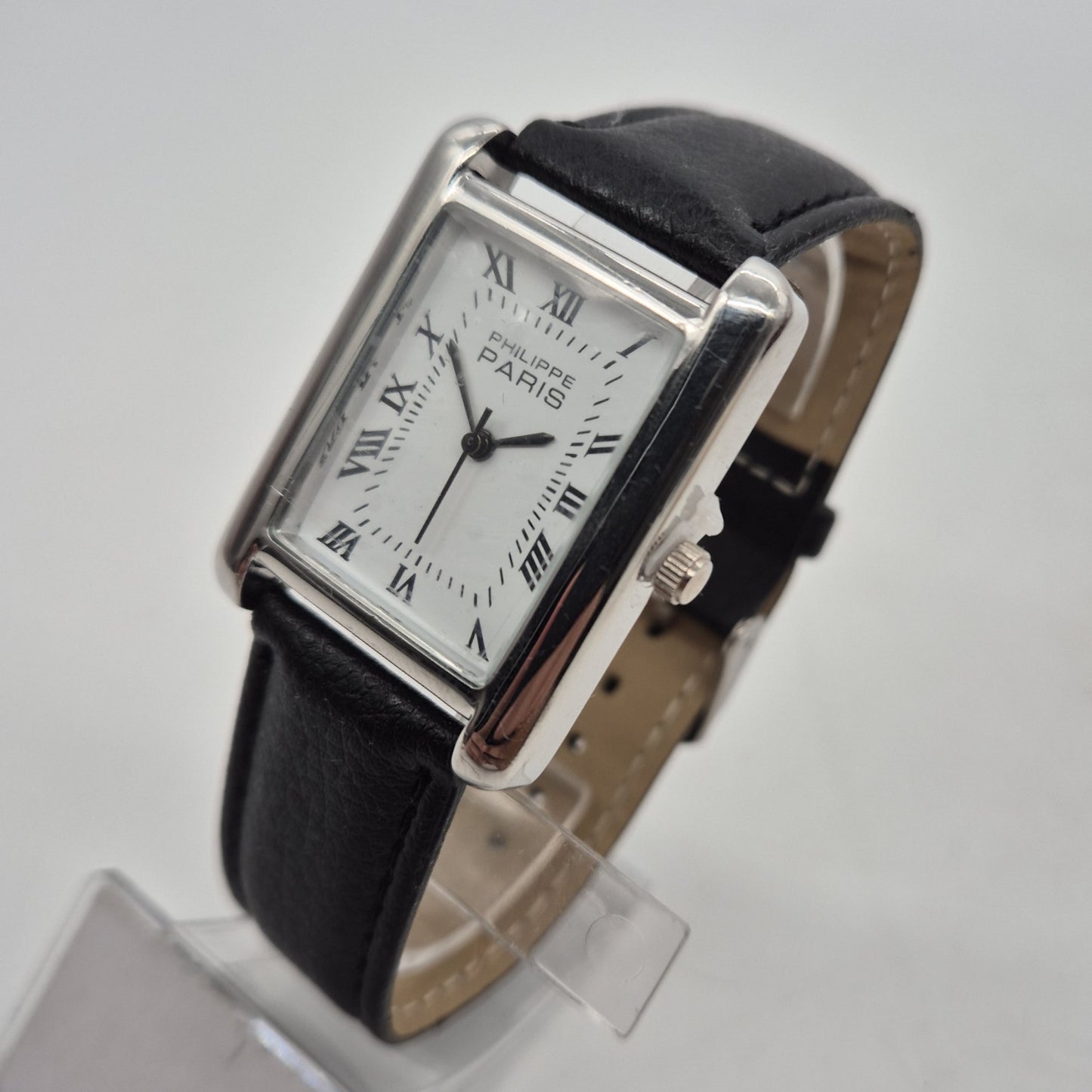 Stilvolle Philippe Paris Damenarmbanduhr – Zeitloses Design in Silber