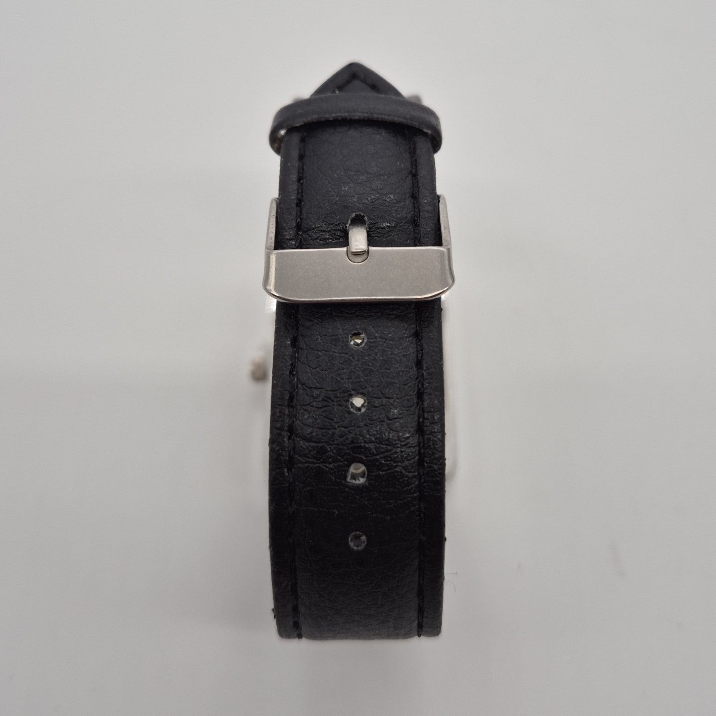 Stilvolle Philippe Paris Damenarmbanduhr – Zeitloses Design in Silber