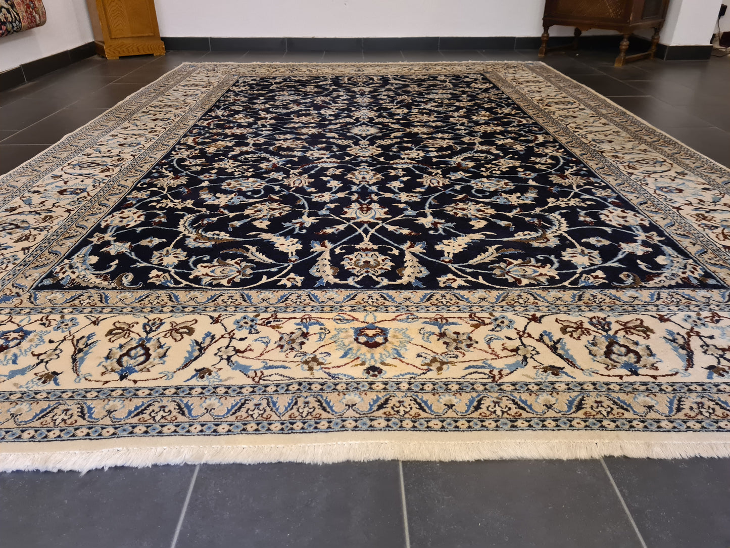 Perserteppich Orientteppich Handgeknüpfter Teppich Nain Royal 342x248cm