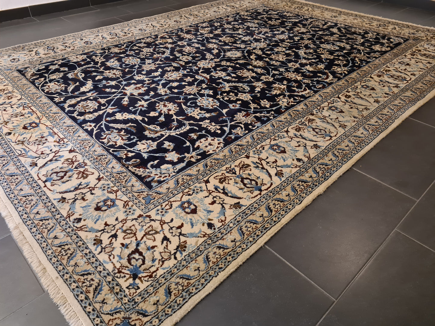 Perserteppich Orientteppich Handgeknüpfter Teppich Nain Royal 342x248cm