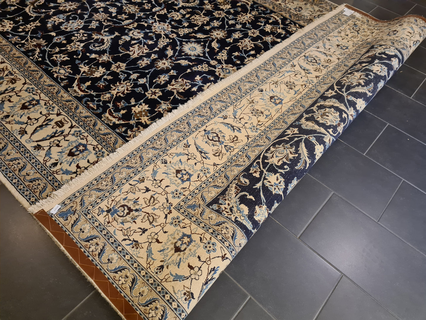 Perserteppich Orientteppich Handgeknüpfter Teppich Nain Royal 342x248cm