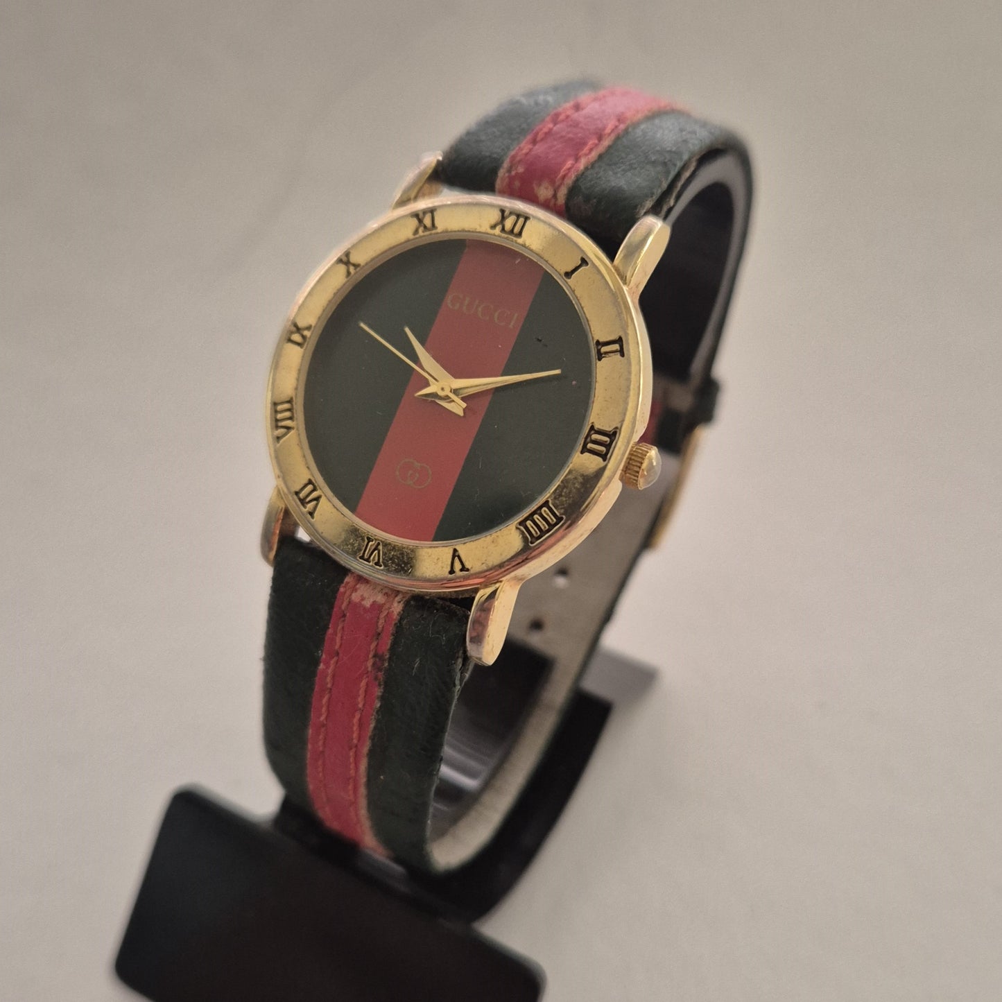 Luxuriöse Gucci Herrenarmbanduhr – Eleganz und italienischer Stil