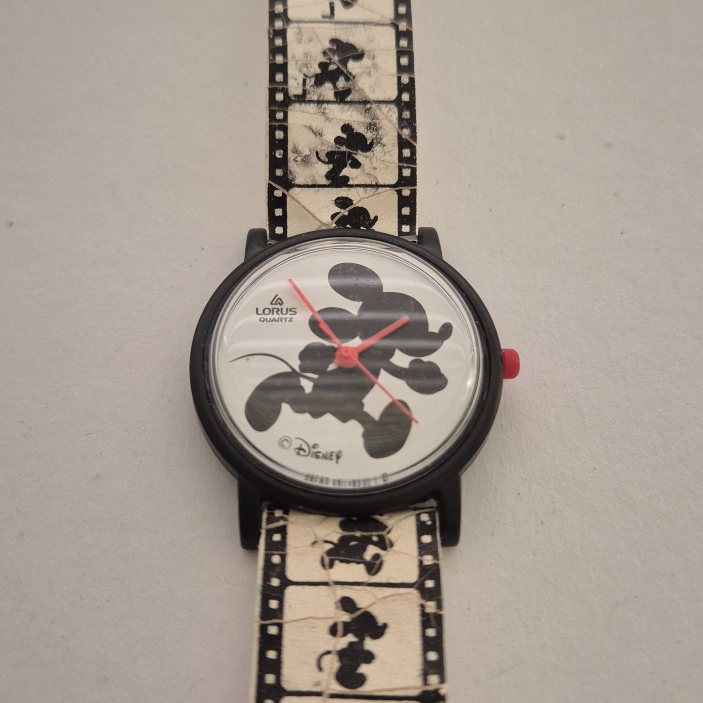 Disney Lorus Armbanduhr – Vintage-Charme mit Mickey-Maus-Motiv