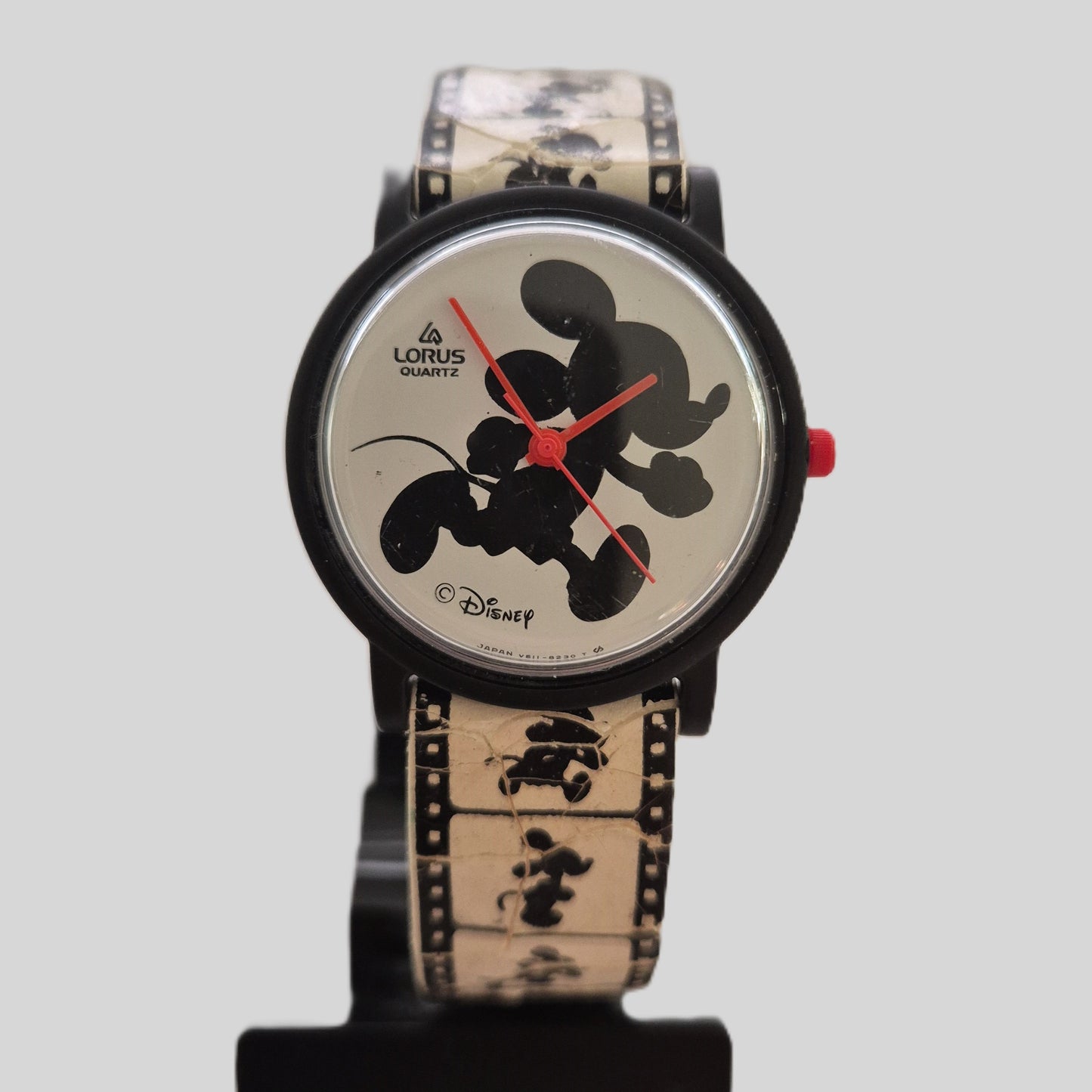 Disney Lorus Armbanduhr – Vintage-Charme mit Mickey-Maus-Motiv