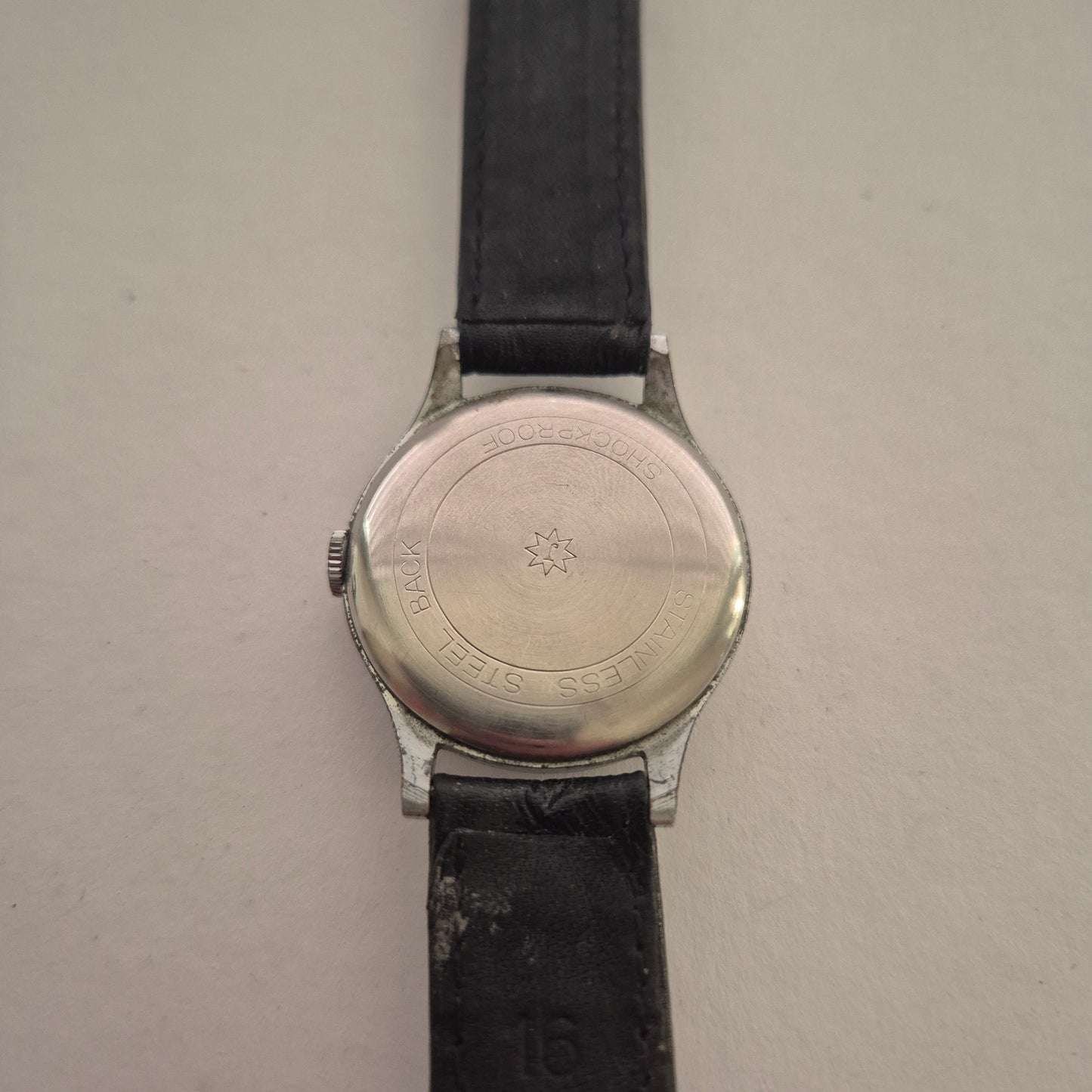 Vintage Junghans Herrenarmbanduhr – Eleganz aus Deutschland