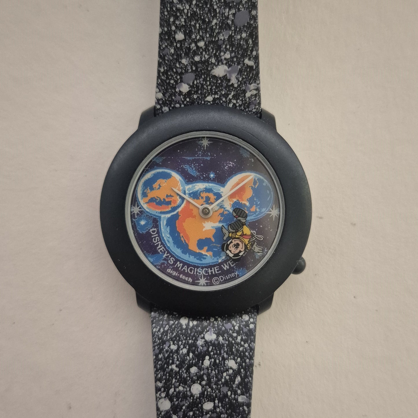 Disney „Magische Welt“ Armbanduhr – Fantasievoller Blick ins Universum