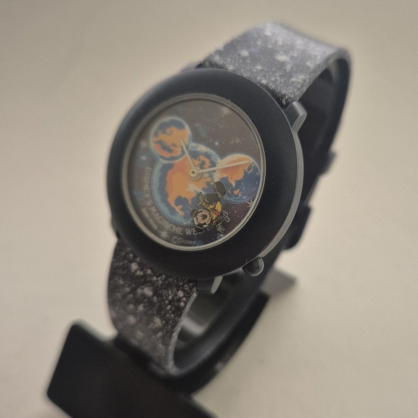 Disney „Magische Welt“ Armbanduhr – Fantasievoller Blick ins Universum