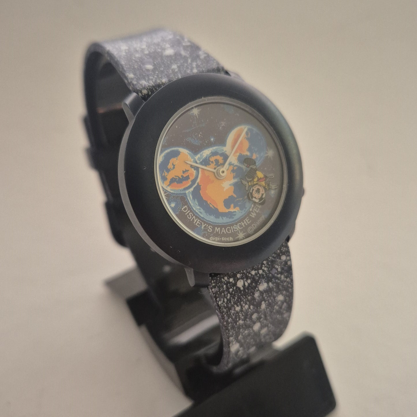 Disney „Magische Welt“ Armbanduhr – Fantasievoller Blick ins Universum