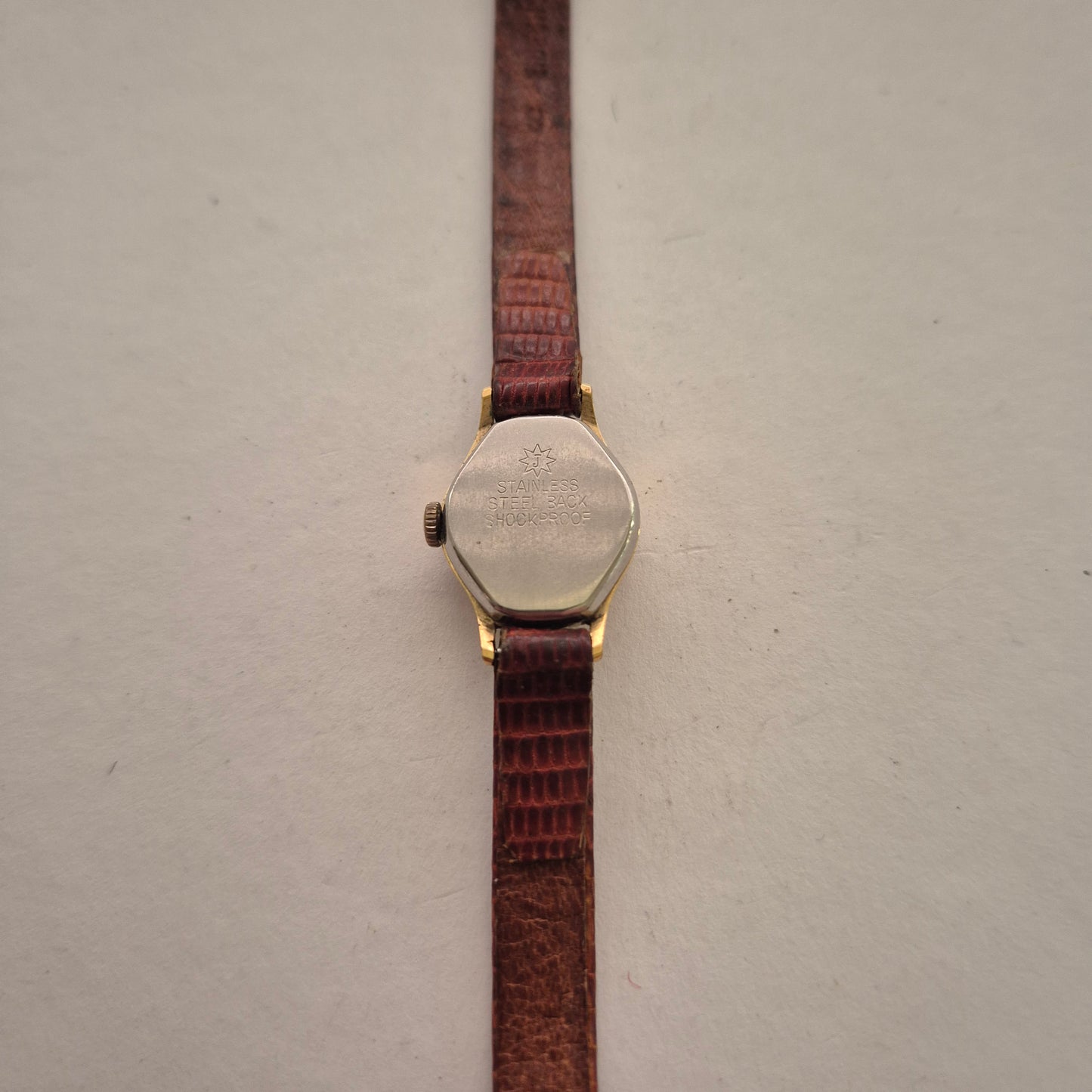 Vintage Junghans Damenarmbanduhr – Klassische Eleganz aus Deutschland