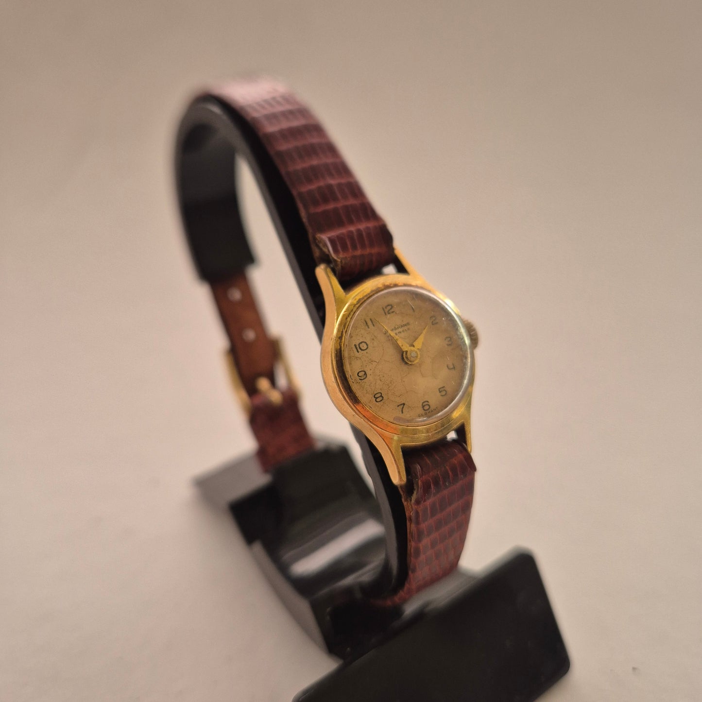 Vintage Junghans Damenarmbanduhr – Klassische Eleganz aus Deutschland