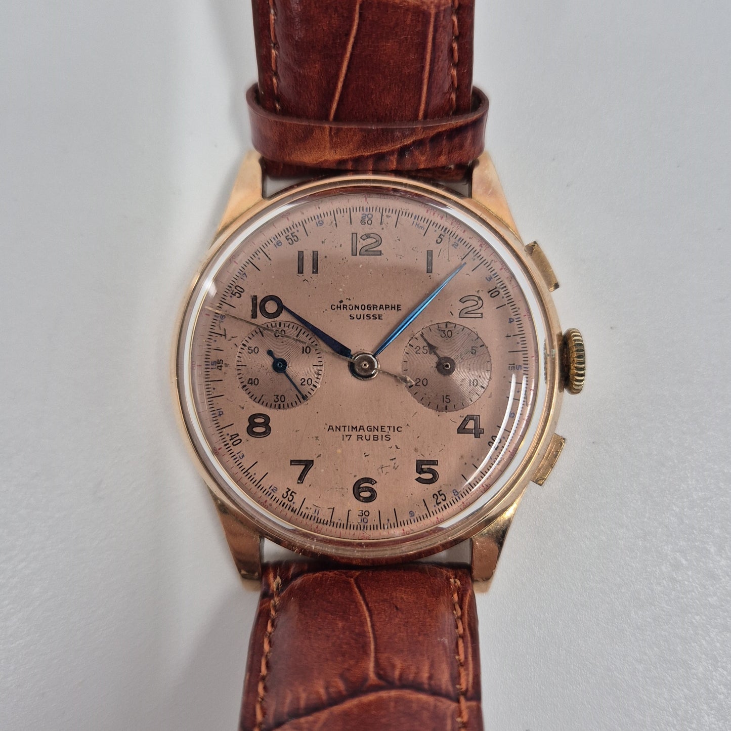 Eleganter Schweizer Chronograph aus 18k Roségold – Zeitloser Vintage-Stil