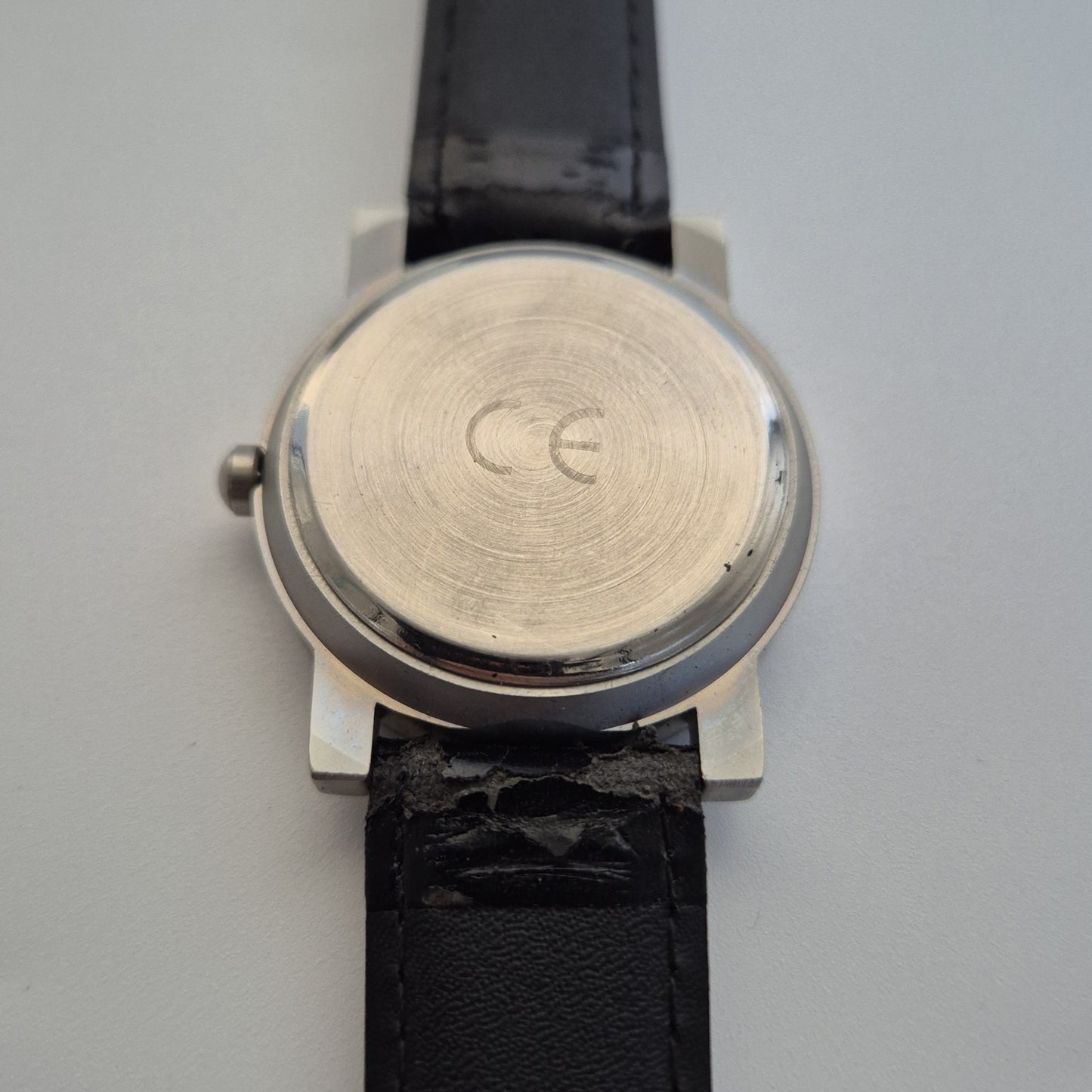 Klassische Mido Herrenarmbanduhr – Schlichtes Design in Originalbox