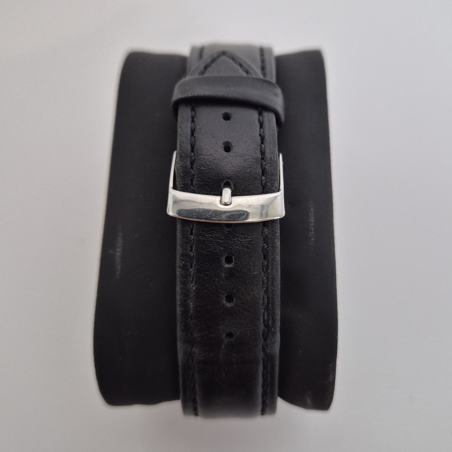 Klassische Junkers Bauhaus Herrenarmbanduhr – Eleganz im zeitlosen Design