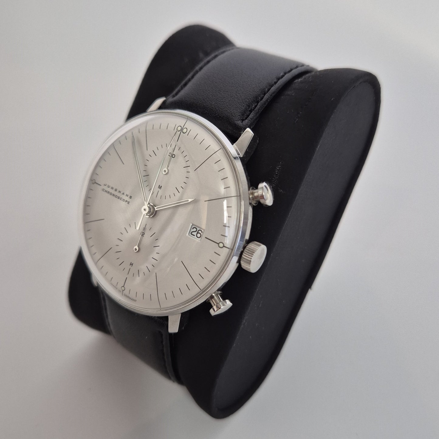 Elegante Junghans Chronoscope – Minimalistisches Design aus Deutschland